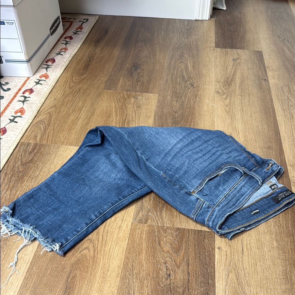 Judy Blue Straight Leg Blue Jeans with Distressed Hem
